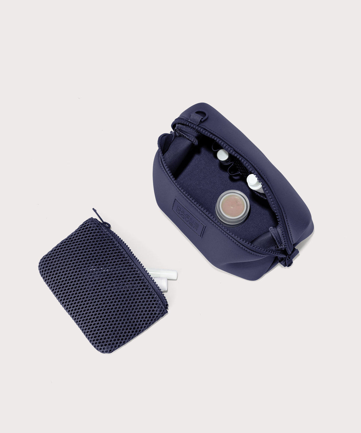 Hunter Toiletry Bag in Storm, Small - Image 2